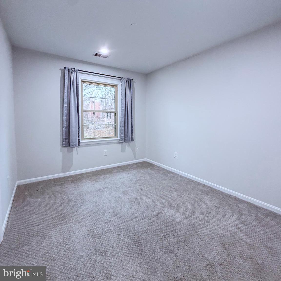 10321 HAMPSHIRE GREEN AVE, FAIRFAX, Virginia 22032, 3 Bedrooms Bedrooms, ,3 BathroomsBathrooms,Residential,For sale,10321 HAMPSHIRE GREEN AVE,VAFX2291516 MLS # VAFX2291516