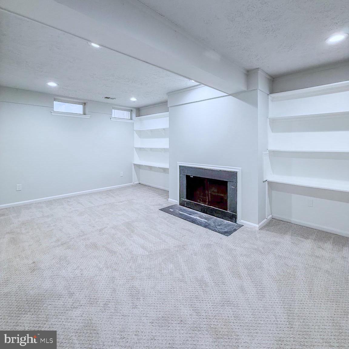 10321 HAMPSHIRE GREEN AVE, FAIRFAX, Virginia 22032, 3 Bedrooms Bedrooms, ,3 BathroomsBathrooms,Residential,For sale,10321 HAMPSHIRE GREEN AVE,VAFX2291516 MLS # VAFX2291516