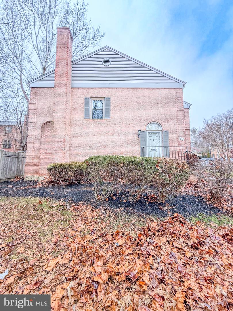 10321 HAMPSHIRE GREEN AVE, FAIRFAX, Virginia 22032, 3 Bedrooms Bedrooms, ,3 BathroomsBathrooms,Residential,For sale,10321 HAMPSHIRE GREEN AVE,VAFX2291516 MLS # VAFX2291516