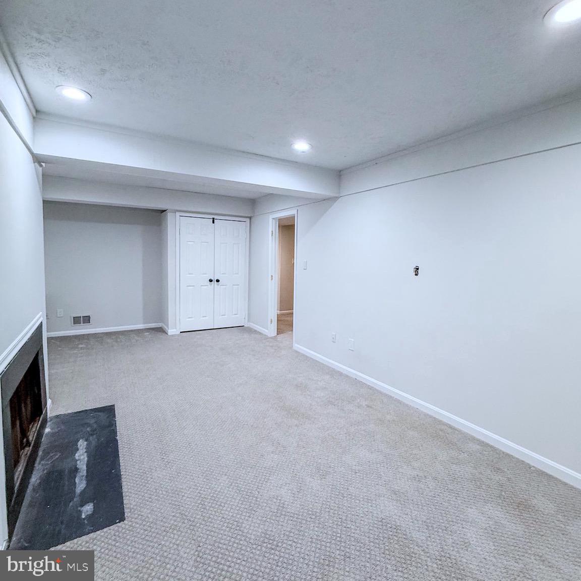 10321 HAMPSHIRE GREEN AVE, FAIRFAX, Virginia 22032, 3 Bedrooms Bedrooms, ,3 BathroomsBathrooms,Residential,For sale,10321 HAMPSHIRE GREEN AVE,VAFX2291516 MLS # VAFX2291516