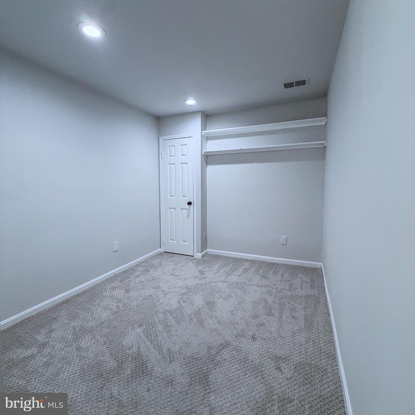 10321 HAMPSHIRE GREEN AVE, FAIRFAX, Virginia 22032, 3 Bedrooms Bedrooms, ,3 BathroomsBathrooms,Residential,For sale,10321 HAMPSHIRE GREEN AVE,VAFX2291516 MLS # VAFX2291516