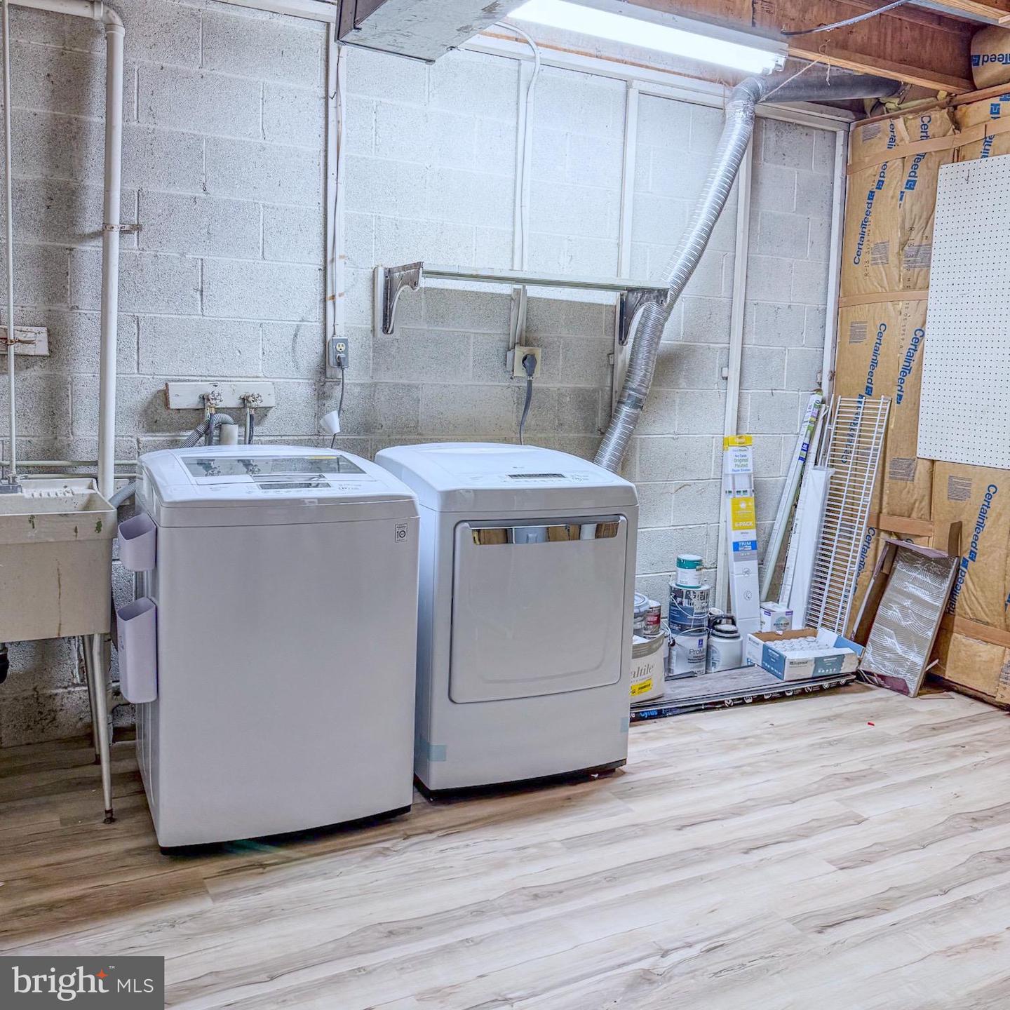 10321 HAMPSHIRE GREEN AVE, FAIRFAX, Virginia 22032, 3 Bedrooms Bedrooms, ,3 BathroomsBathrooms,Residential,For sale,10321 HAMPSHIRE GREEN AVE,VAFX2291516 MLS # VAFX2291516