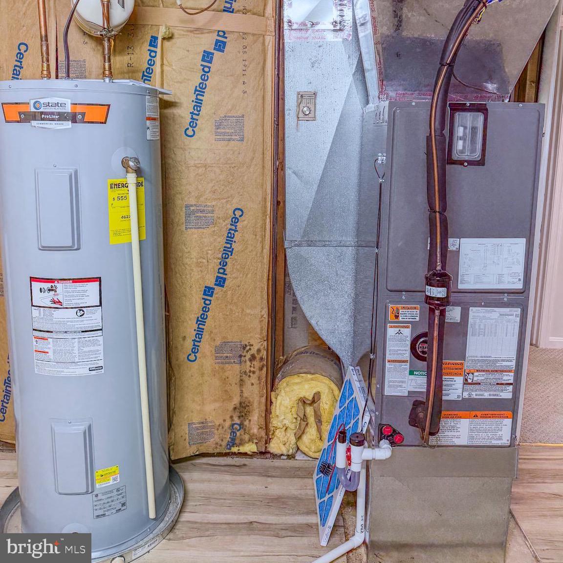 10321 HAMPSHIRE GREEN AVE, FAIRFAX, Virginia 22032, 3 Bedrooms Bedrooms, ,3 BathroomsBathrooms,Residential,For sale,10321 HAMPSHIRE GREEN AVE,VAFX2291516 MLS # VAFX2291516