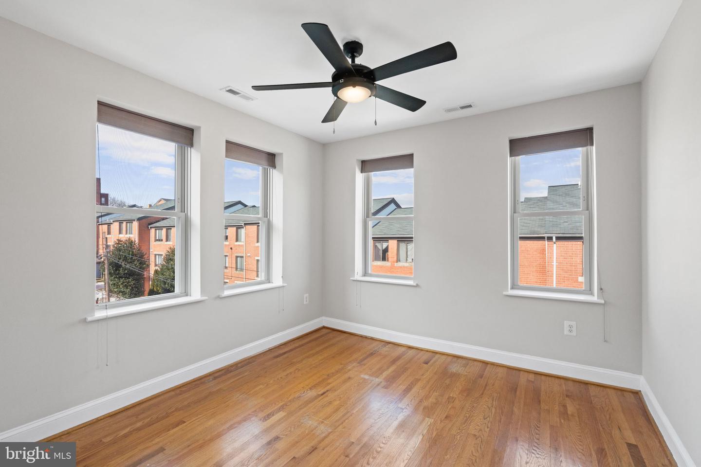 1427 CHAPIN ST NW #306, WASHINGTON, District Of Columbia 20009, 2 Bedrooms Bedrooms, ,1 BathroomBathrooms,Residential,For sale,1427 CHAPIN ST NW #306,DCDC2246816 MLS # DCDC2246816 1427 CHAPIN ST NW #306, WASHINGTON, District Of Columbia 20009, 2 Bedrooms Bedrooms, ,1 BathroomBathrooms,Residential,For sale,1427 CHAPIN ST NW #306,DCDC2246816 MLS # DCDC2246816