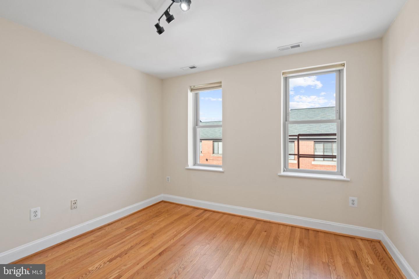 1427 CHAPIN ST NW #306, WASHINGTON, District Of Columbia 20009, 2 Bedrooms Bedrooms, ,1 BathroomBathrooms,Residential,For sale,1427 CHAPIN ST NW #306,DCDC2246816 MLS # DCDC2246816 1427 CHAPIN ST NW #306, WASHINGTON, District Of Columbia 20009, 2 Bedrooms Bedrooms, ,1 BathroomBathrooms,Residential,For sale,1427 CHAPIN ST NW #306,DCDC2246816 MLS # DCDC2246816