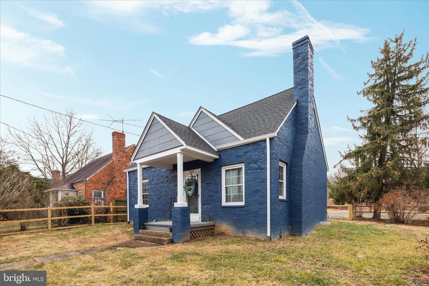 5655 STRASBURG RD, STRASBURG, Virginia 22657, 3 Bedrooms Bedrooms, ,2 BathroomsBathrooms,Residential,For sale,5655 STRASBURG RD,VAWR2013464 MLS # VAWR2013464