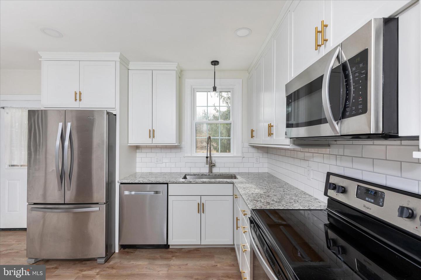 5655 STRASBURG RD, STRASBURG, Virginia 22657, 3 Bedrooms Bedrooms, ,2 BathroomsBathrooms,Residential,For sale,5655 STRASBURG RD,VAWR2013464 MLS # VAWR2013464