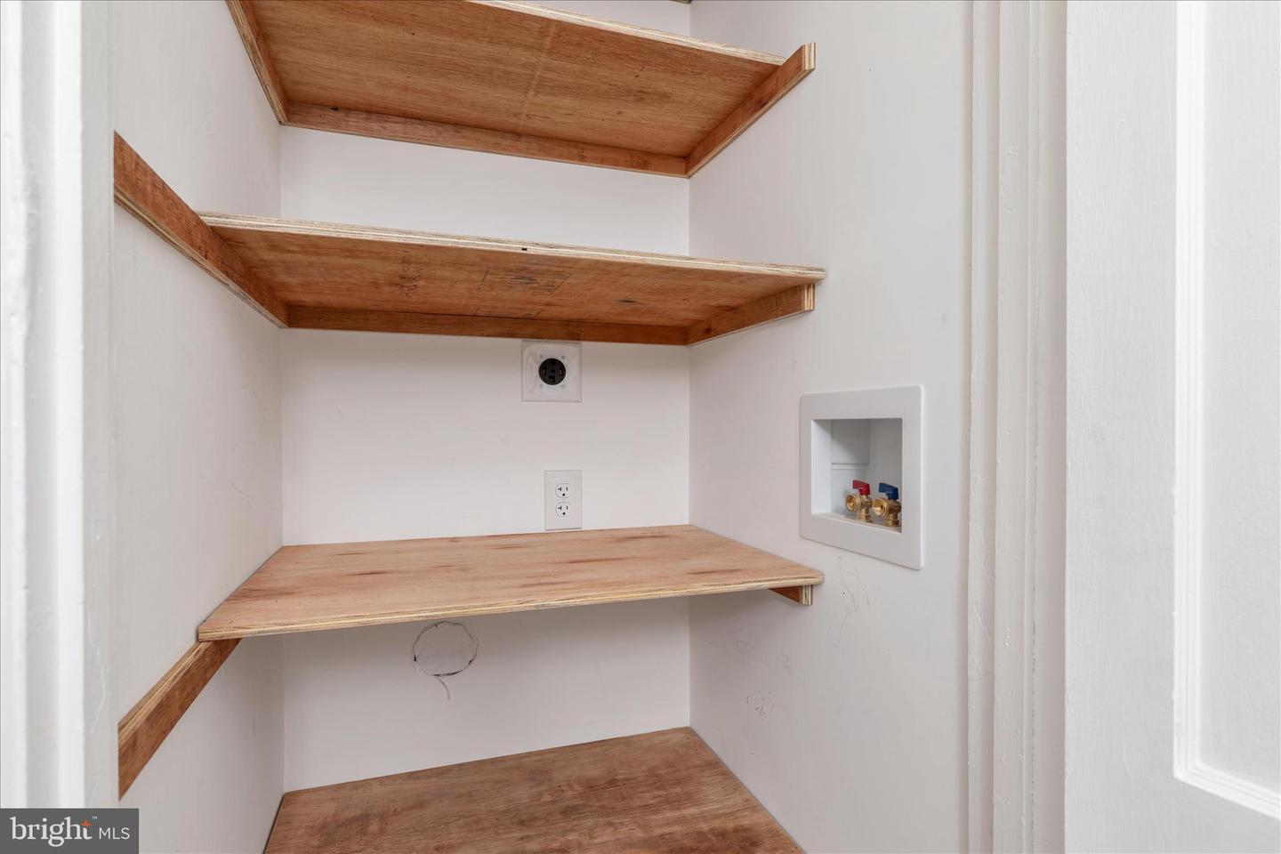 5655 STRASBURG RD, STRASBURG, Virginia 22657, 3 Bedrooms Bedrooms, ,2 BathroomsBathrooms,Residential,For sale,5655 STRASBURG RD,VAWR2013464 MLS # VAWR2013464