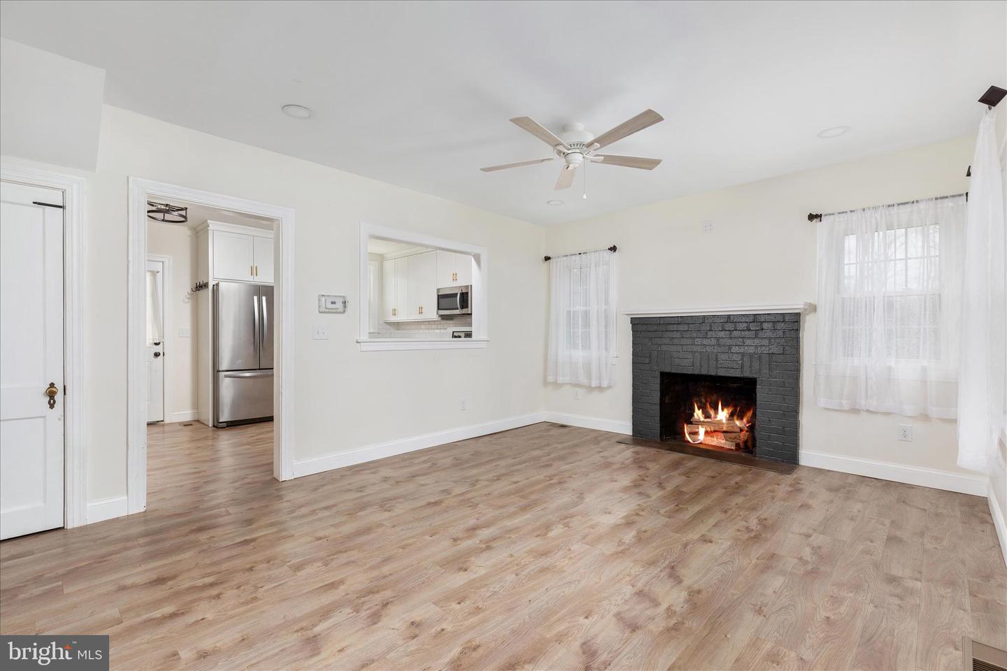 5655 STRASBURG RD, STRASBURG, Virginia 22657, 3 Bedrooms Bedrooms, ,2 BathroomsBathrooms,Residential,For sale,5655 STRASBURG RD,VAWR2013464 MLS # VAWR2013464