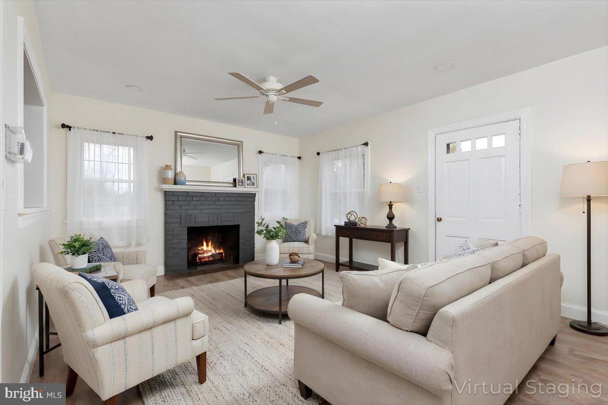 5655 STRASBURG RD, STRASBURG, Virginia 22657, 3 Bedrooms Bedrooms, ,2 BathroomsBathrooms,Residential,For sale,5655 STRASBURG RD,VAWR2013464 MLS # VAWR2013464