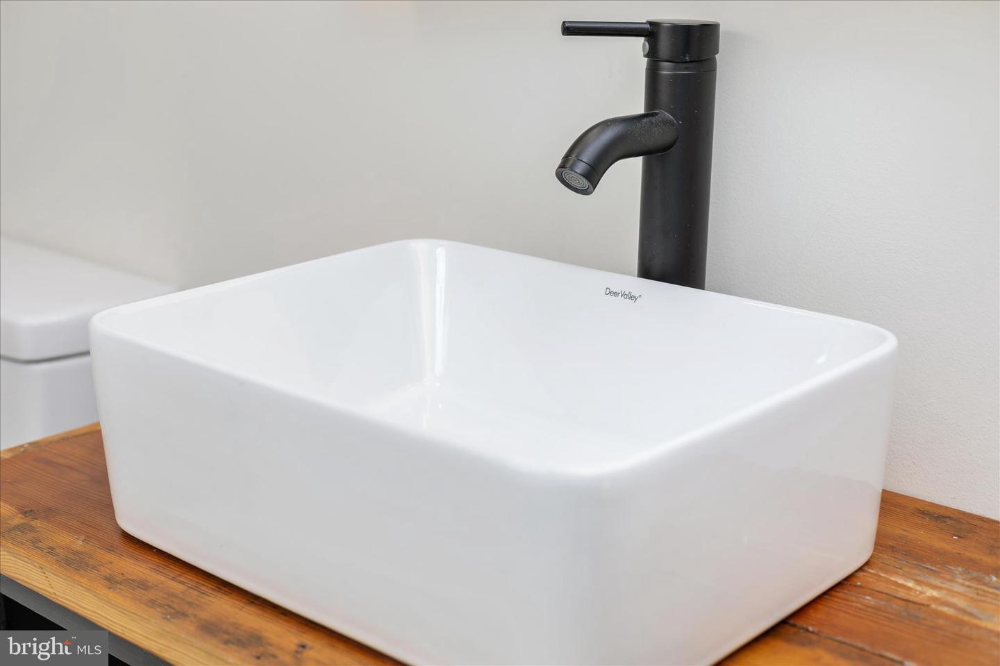 5655 STRASBURG RD, STRASBURG, Virginia 22657, 3 Bedrooms Bedrooms, ,2 BathroomsBathrooms,Residential,For sale,5655 STRASBURG RD,VAWR2013464 MLS # VAWR2013464