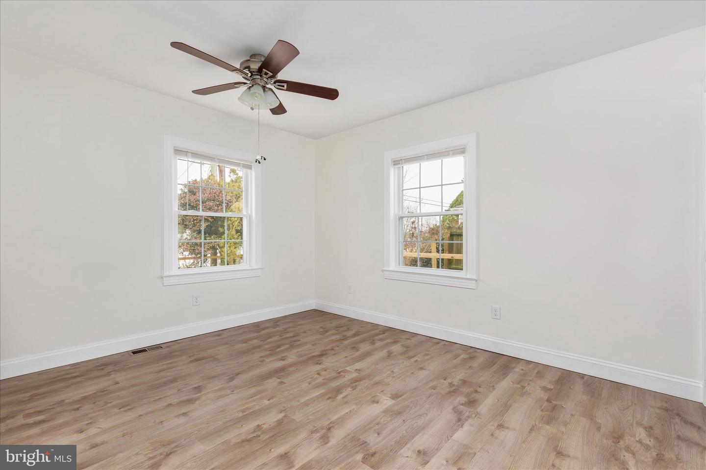 5655 STRASBURG RD, STRASBURG, Virginia 22657, 3 Bedrooms Bedrooms, ,2 BathroomsBathrooms,Residential,For sale,5655 STRASBURG RD,VAWR2013464 MLS # VAWR2013464