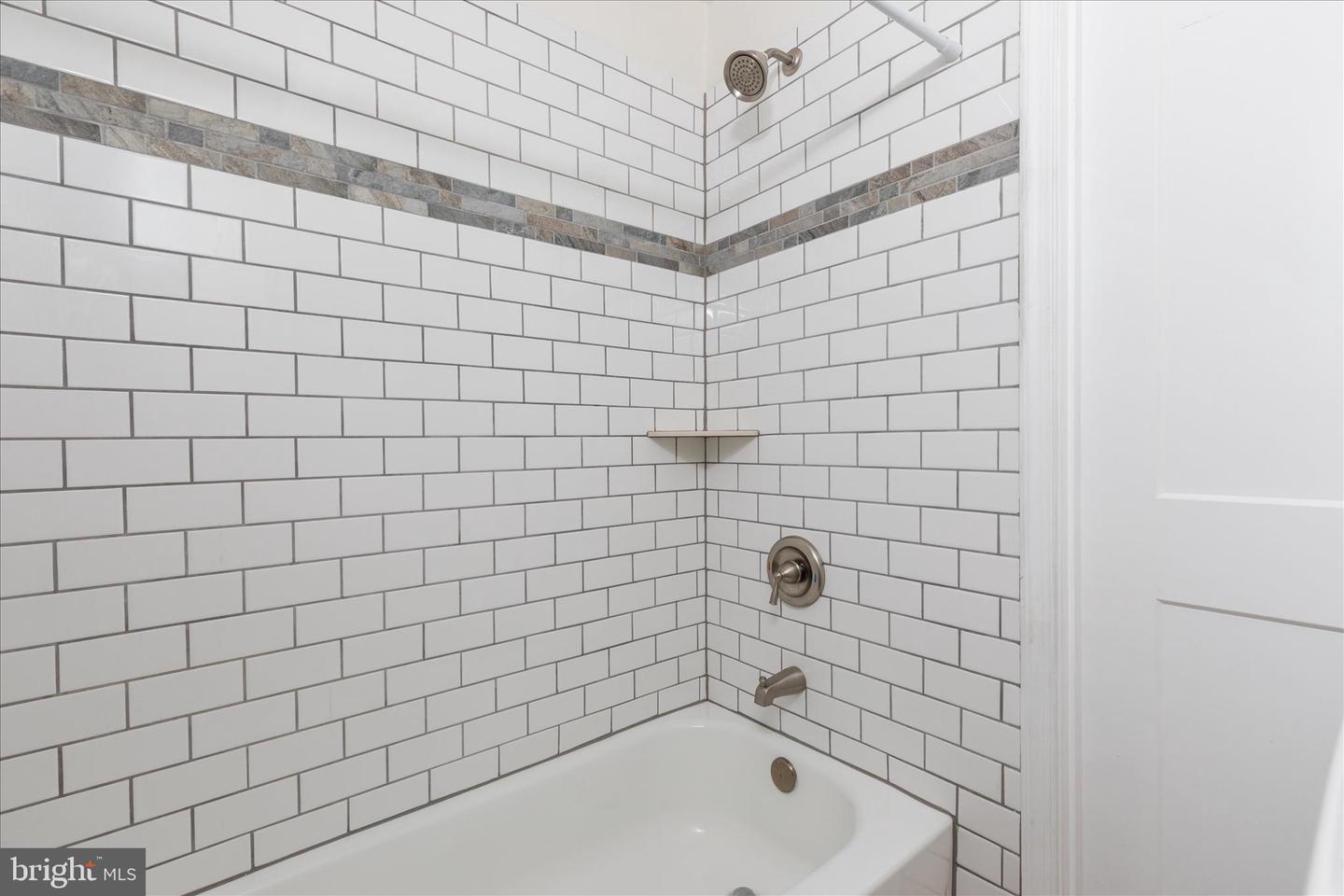 5655 STRASBURG RD, STRASBURG, Virginia 22657, 3 Bedrooms Bedrooms, ,2 BathroomsBathrooms,Residential,For sale,5655 STRASBURG RD,VAWR2013464 MLS # VAWR2013464