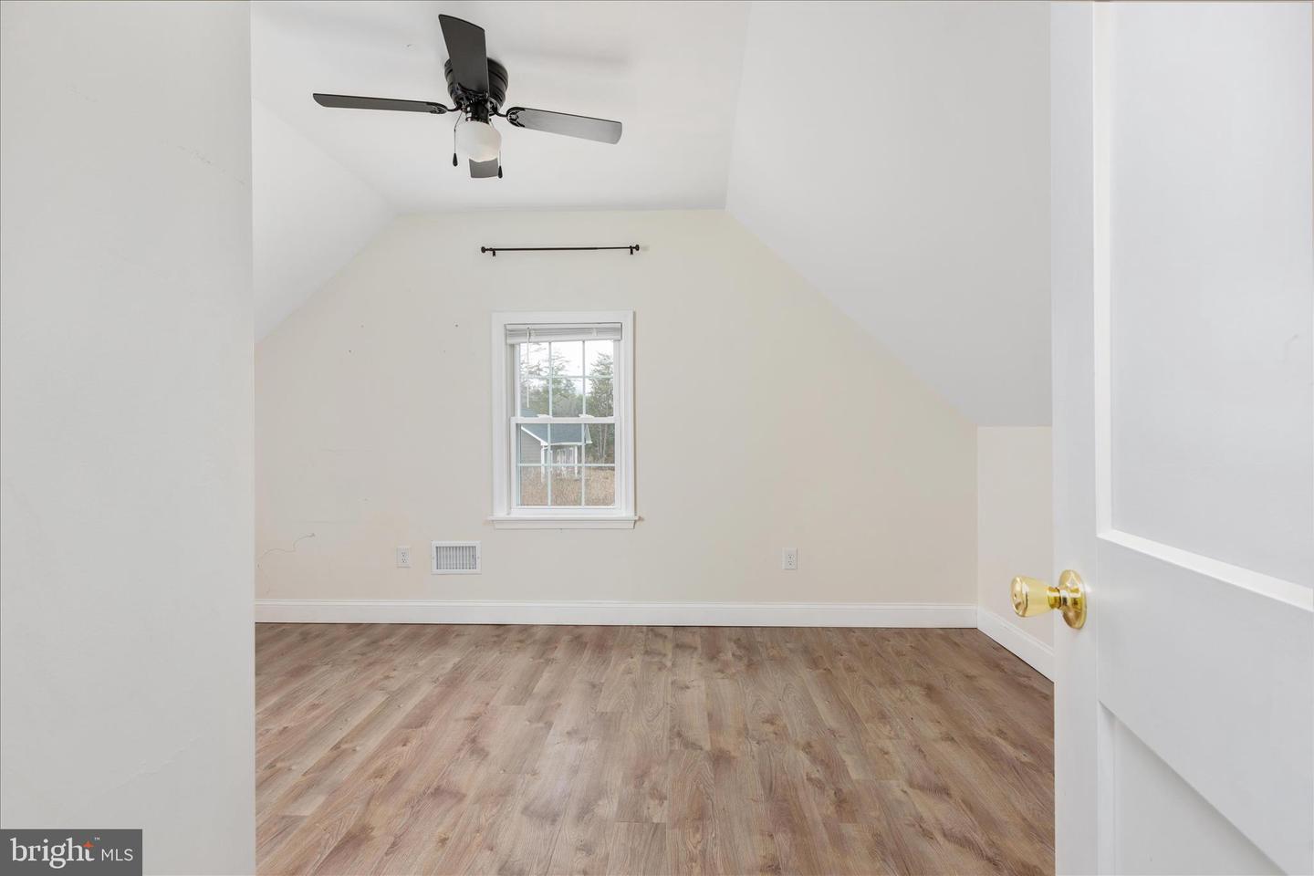 5655 STRASBURG RD, STRASBURG, Virginia 22657, 3 Bedrooms Bedrooms, ,2 BathroomsBathrooms,Residential,For sale,5655 STRASBURG RD,VAWR2013464 MLS # VAWR2013464