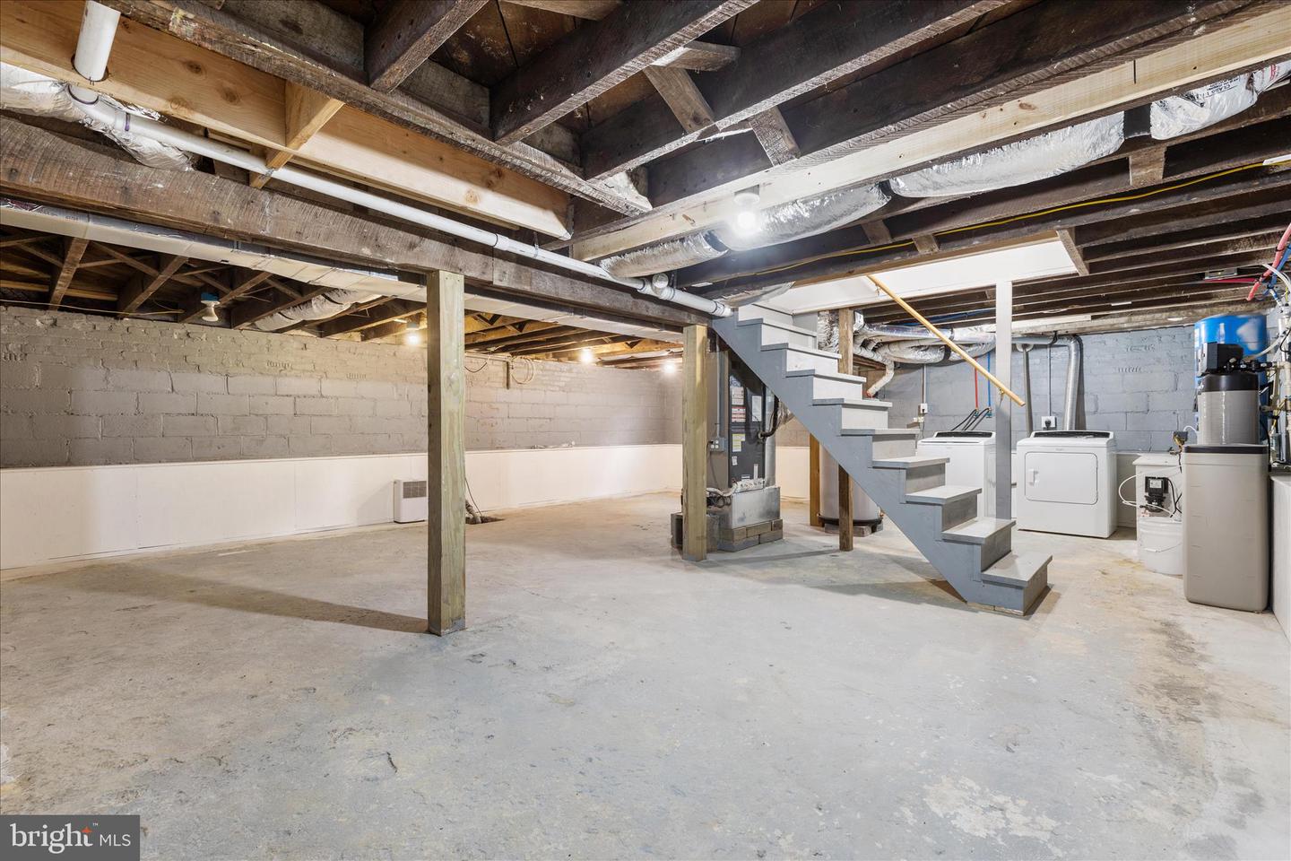 5655 STRASBURG RD, STRASBURG, Virginia 22657, 3 Bedrooms Bedrooms, ,2 BathroomsBathrooms,Residential,For sale,5655 STRASBURG RD,VAWR2013464 MLS # VAWR2013464