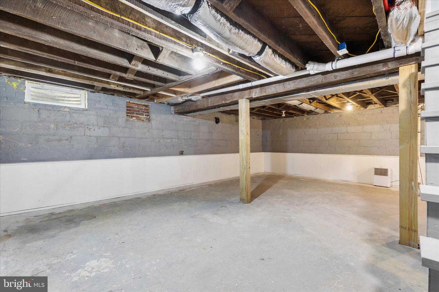 5655 STRASBURG RD, STRASBURG, Virginia 22657, 3 Bedrooms Bedrooms, ,2 BathroomsBathrooms,Residential,For sale,5655 STRASBURG RD,VAWR2013464 MLS # VAWR2013464