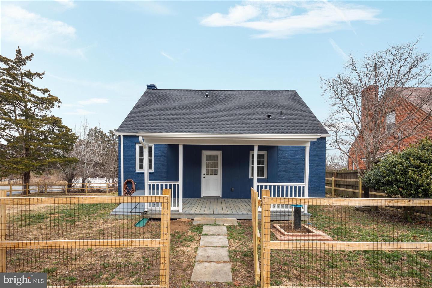 5655 STRASBURG RD, STRASBURG, Virginia 22657, 3 Bedrooms Bedrooms, ,2 BathroomsBathrooms,Residential,For sale,5655 STRASBURG RD,VAWR2013464 MLS # VAWR2013464