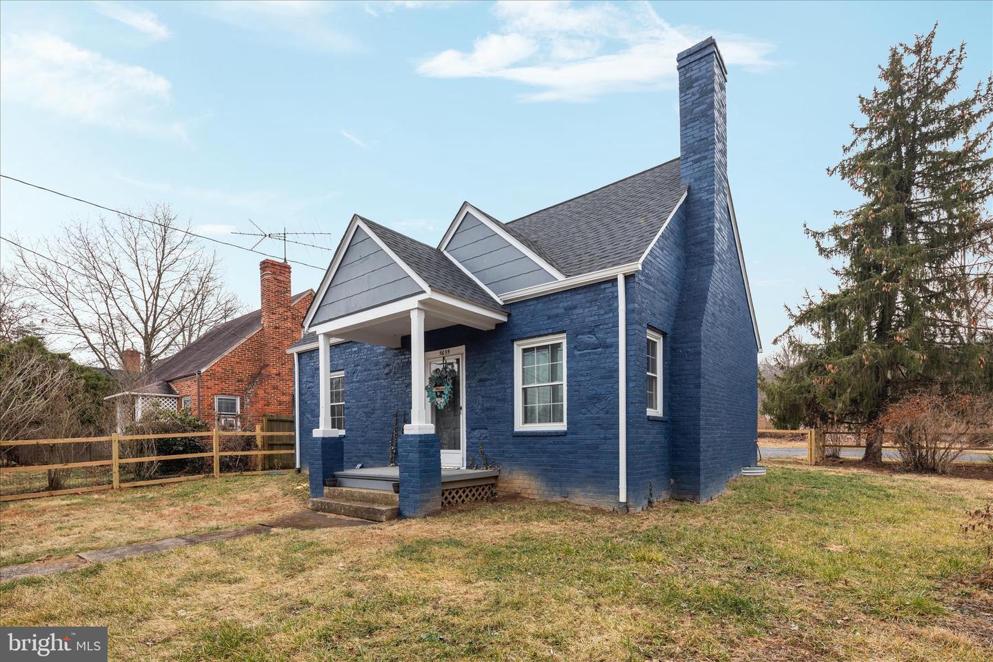 5655 STRASBURG RD, STRASBURG, Virginia 22657, 3 Bedrooms Bedrooms, ,2 BathroomsBathrooms,Residential,For sale,5655 STRASBURG RD,VAWR2013464 MLS # VAWR2013464