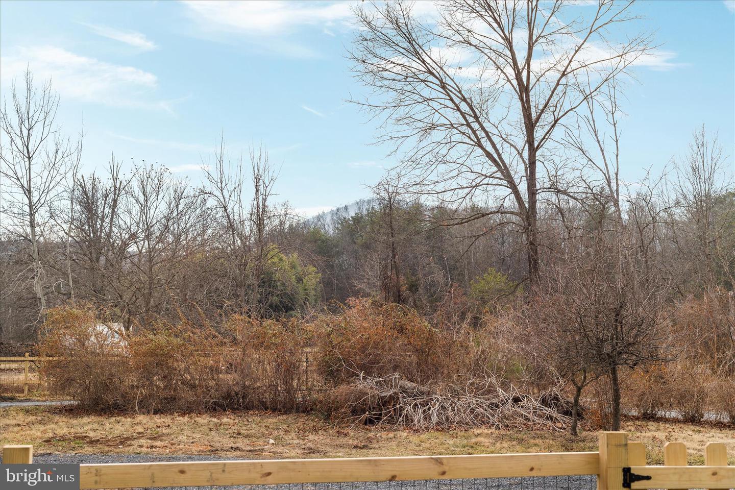 5655 STRASBURG RD, STRASBURG, Virginia 22657, 3 Bedrooms Bedrooms, ,2 BathroomsBathrooms,Residential,For sale,5655 STRASBURG RD,VAWR2013464 MLS # VAWR2013464