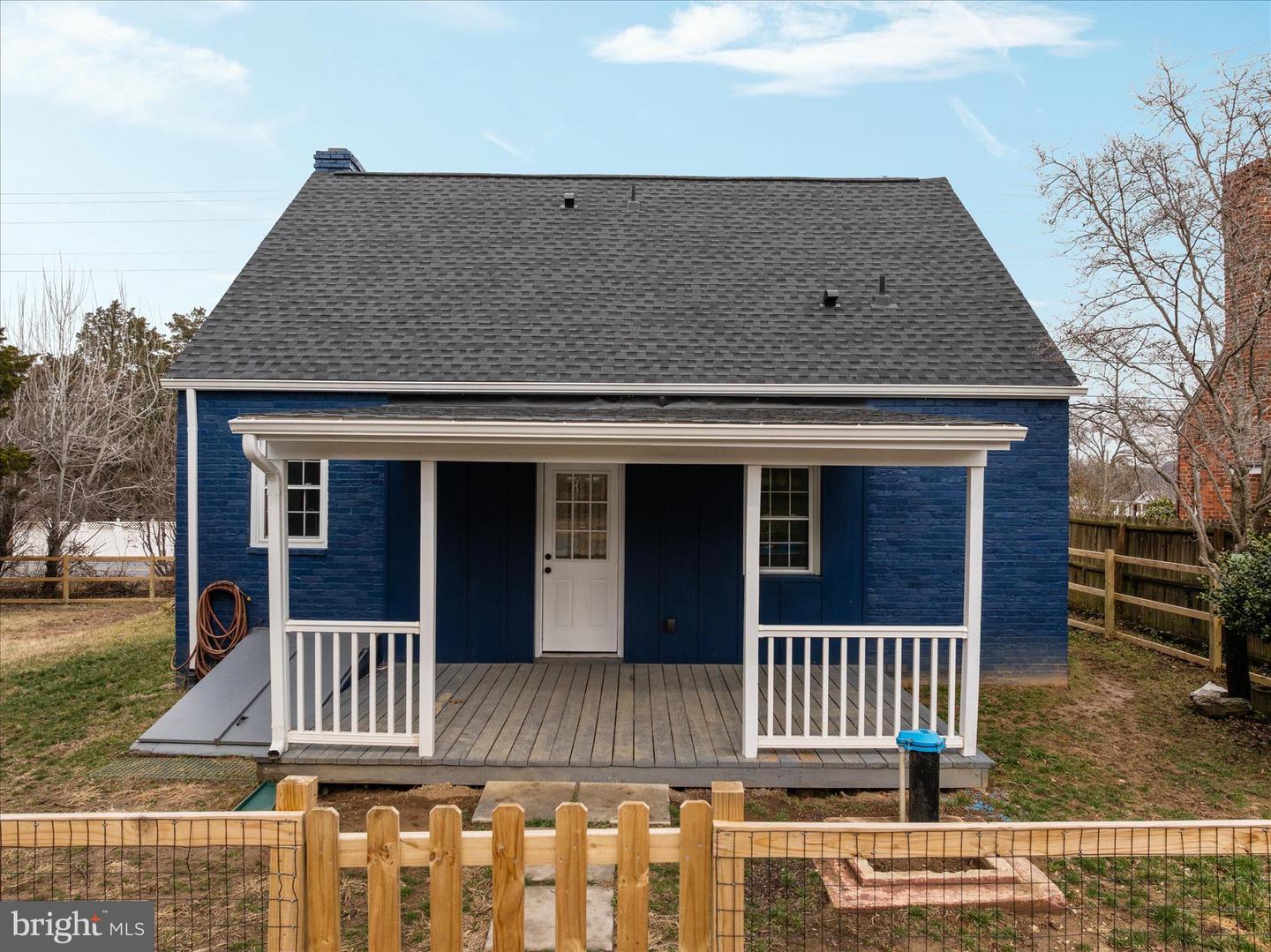 5655 STRASBURG RD, STRASBURG, Virginia 22657, 3 Bedrooms Bedrooms, ,2 BathroomsBathrooms,Residential,For sale,5655 STRASBURG RD,VAWR2013464 MLS # VAWR2013464