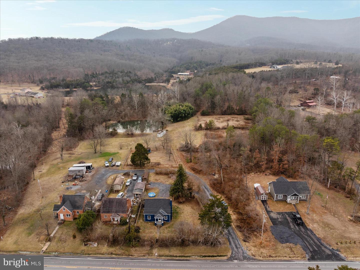 5655 STRASBURG RD, STRASBURG, Virginia 22657, 3 Bedrooms Bedrooms, ,2 BathroomsBathrooms,Residential,For sale,5655 STRASBURG RD,VAWR2013464 MLS # VAWR2013464