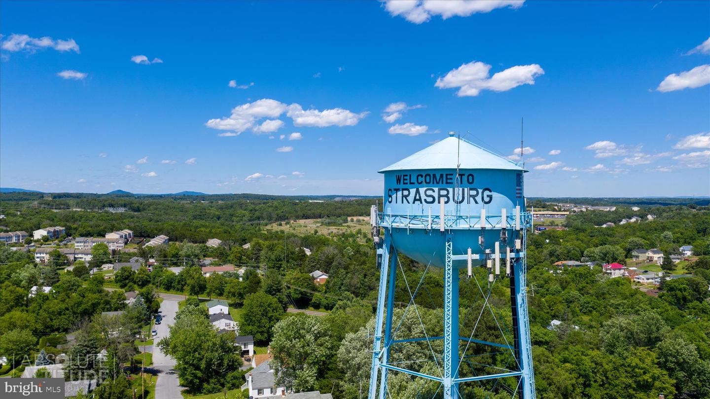 5655 STRASBURG RD, STRASBURG, Virginia 22657, 3 Bedrooms Bedrooms, ,2 BathroomsBathrooms,Residential,For sale,5655 STRASBURG RD,VAWR2013464 MLS # VAWR2013464