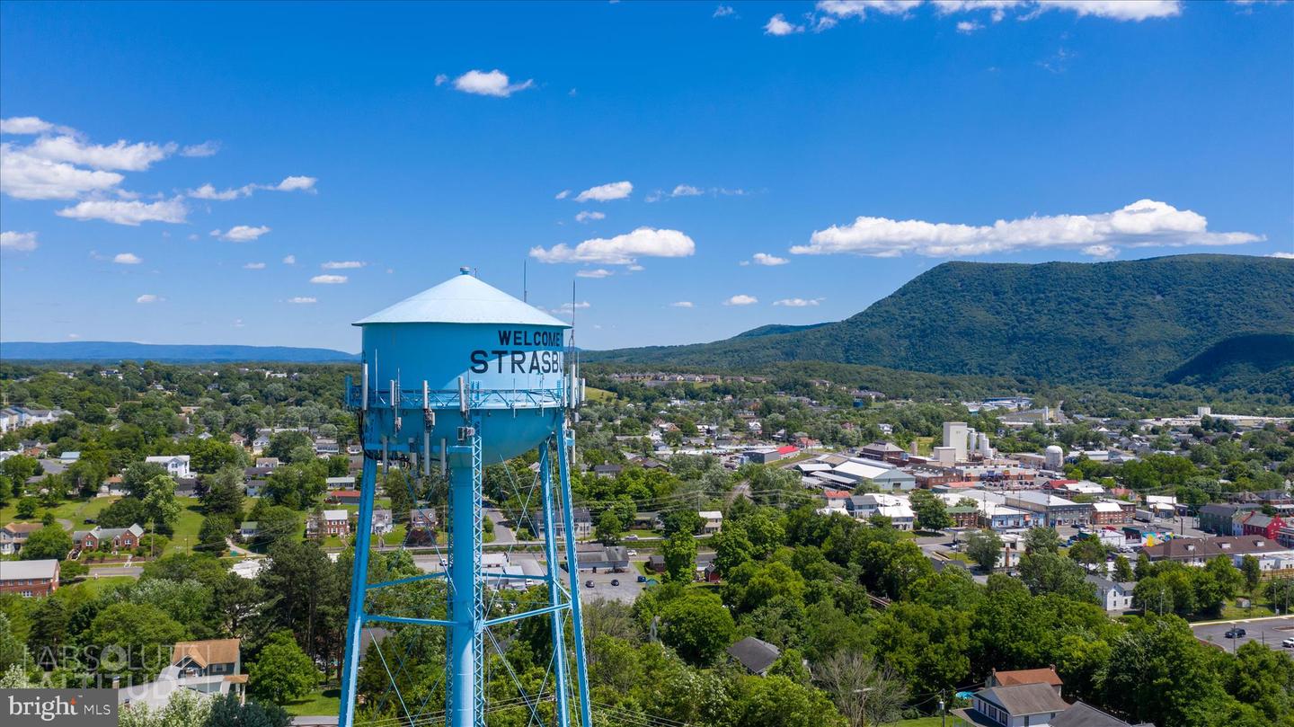 5655 STRASBURG RD, STRASBURG, Virginia 22657, 3 Bedrooms Bedrooms, ,2 BathroomsBathrooms,Residential,For sale,5655 STRASBURG RD,VAWR2013464 MLS # VAWR2013464