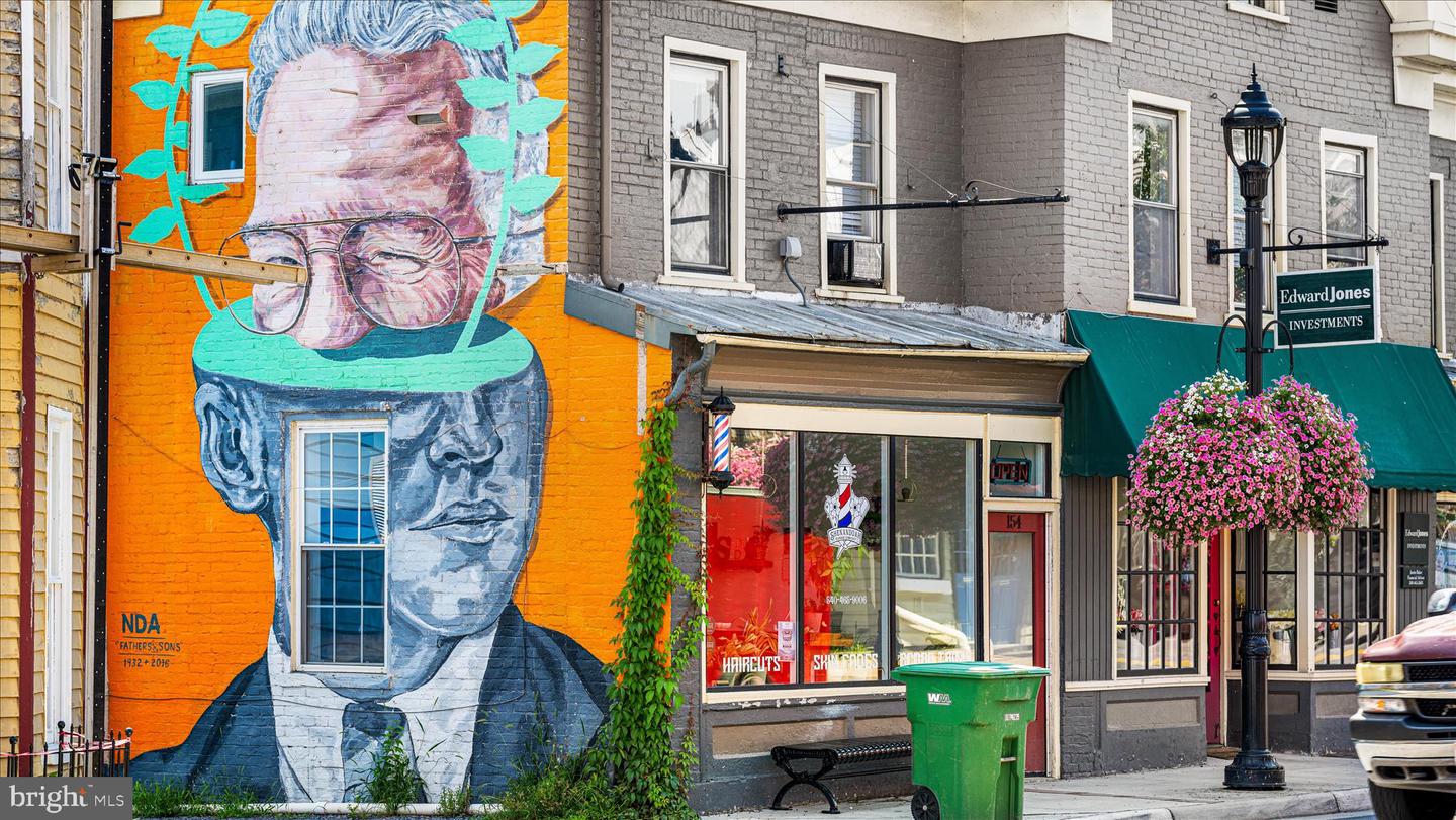 5655 STRASBURG RD, STRASBURG, Virginia 22657, 3 Bedrooms Bedrooms, ,2 BathroomsBathrooms,Residential,For sale,5655 STRASBURG RD,VAWR2013464 MLS # VAWR2013464