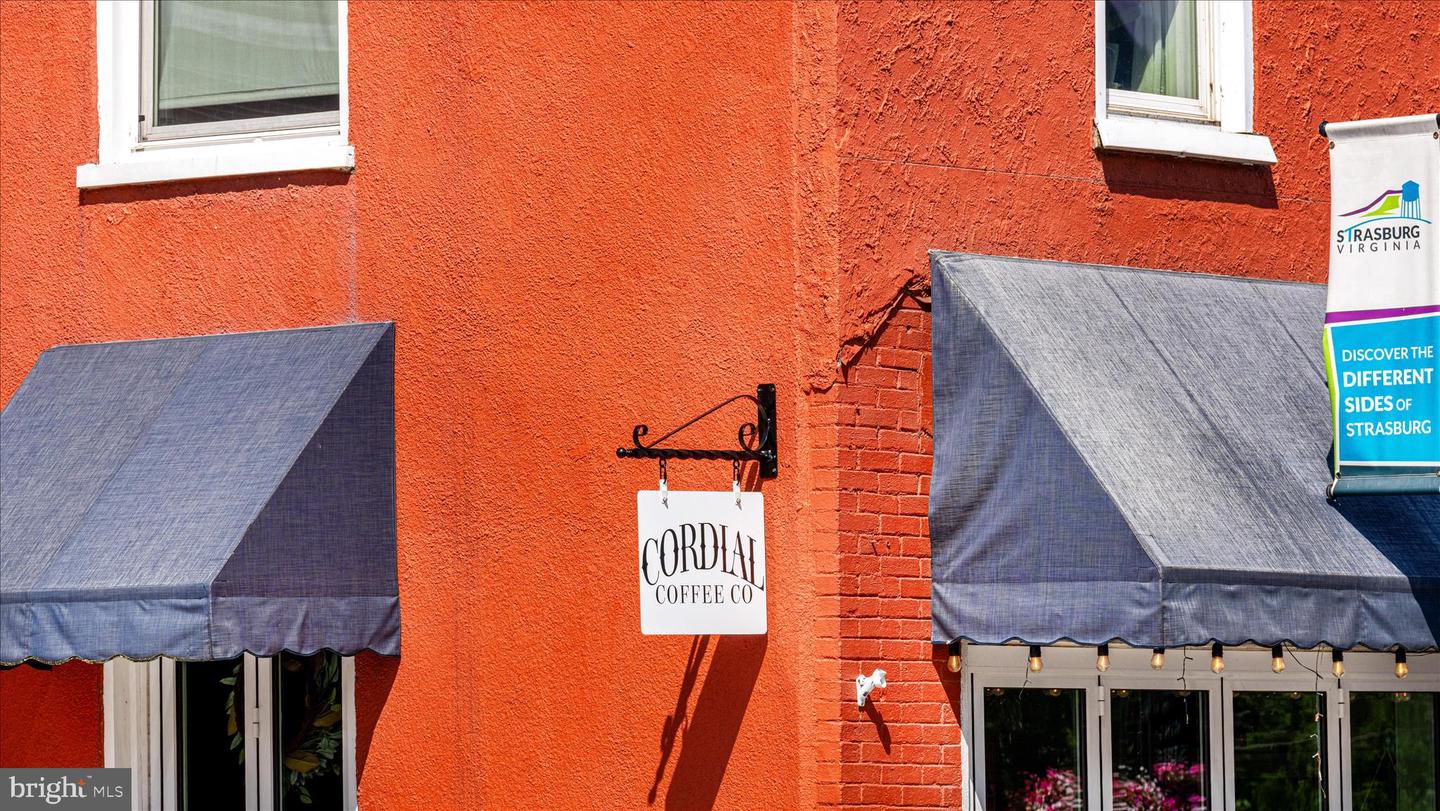 5655 STRASBURG RD, STRASBURG, Virginia 22657, 3 Bedrooms Bedrooms, ,2 BathroomsBathrooms,Residential,For sale,5655 STRASBURG RD,VAWR2013464 MLS # VAWR2013464
