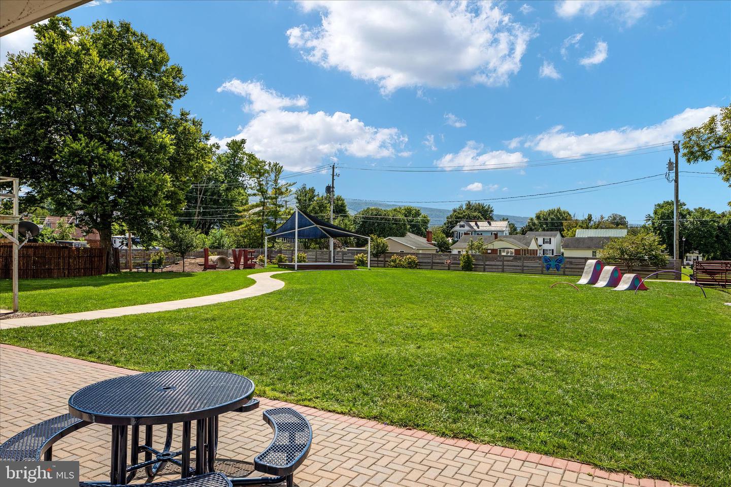 5655 STRASBURG RD, STRASBURG, Virginia 22657, 3 Bedrooms Bedrooms, ,2 BathroomsBathrooms,Residential,For sale,5655 STRASBURG RD,VAWR2013464 MLS # VAWR2013464