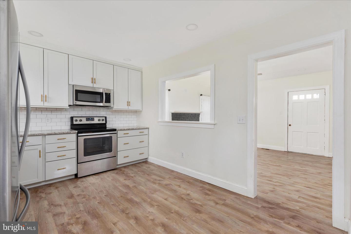 5655 STRASBURG RD, STRASBURG, Virginia 22657, 3 Bedrooms Bedrooms, ,2 BathroomsBathrooms,Residential,For sale,5655 STRASBURG RD,VAWR2013464 MLS # VAWR2013464