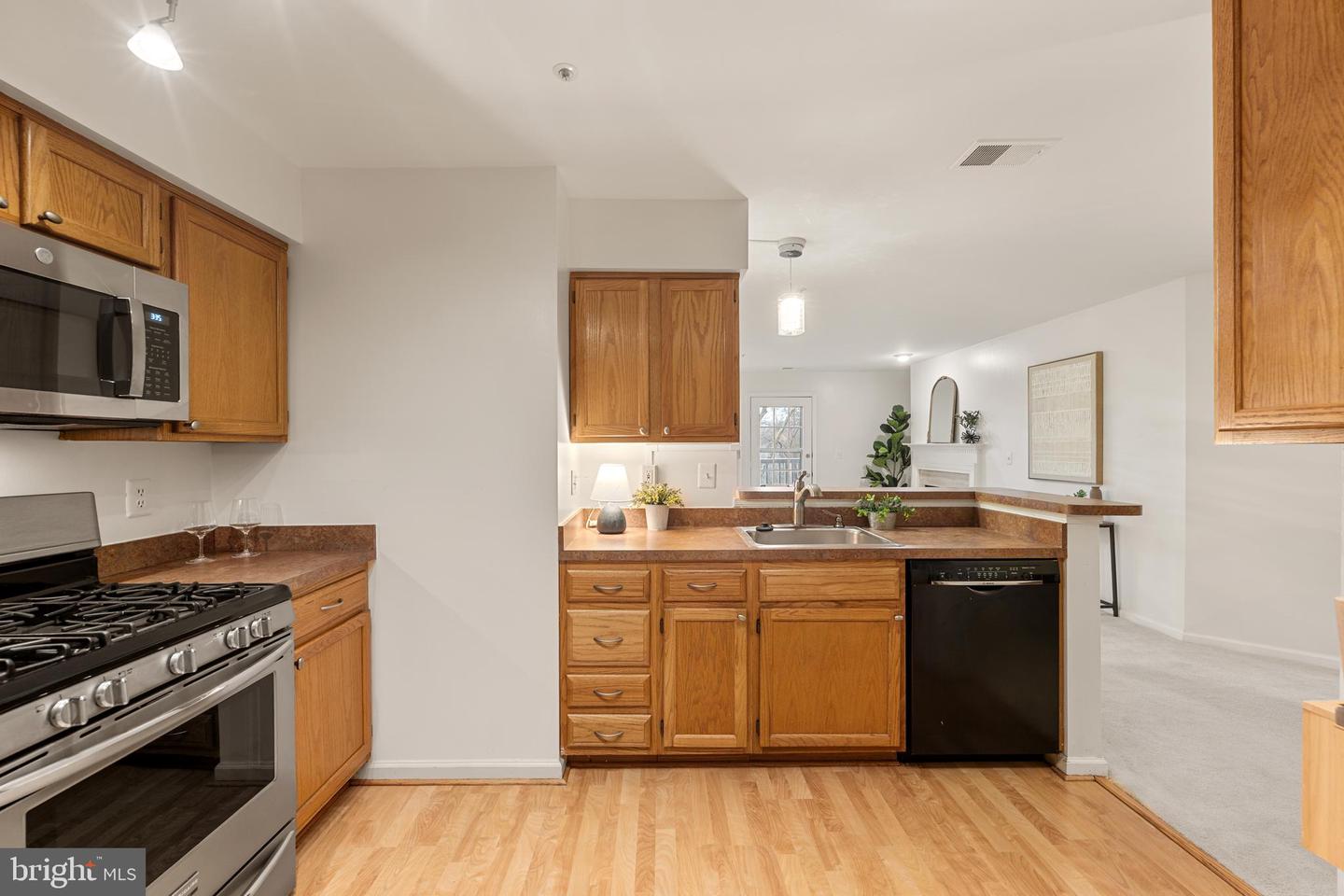 6111 WIGMORE LN #F, ALEXANDRIA, Virginia 22315, 2 Bedrooms Bedrooms, ,2 BathroomsBathrooms,Residential,For sale,6111 WIGMORE LN #F,VAFX2292662 MLS # VAFX2292662