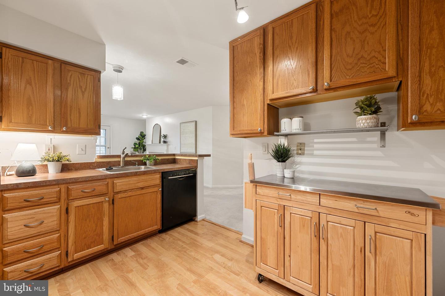 6111 WIGMORE LN #F, ALEXANDRIA, Virginia 22315, 2 Bedrooms Bedrooms, ,2 BathroomsBathrooms,Residential,For sale,6111 WIGMORE LN #F,VAFX2292662 MLS # VAFX2292662