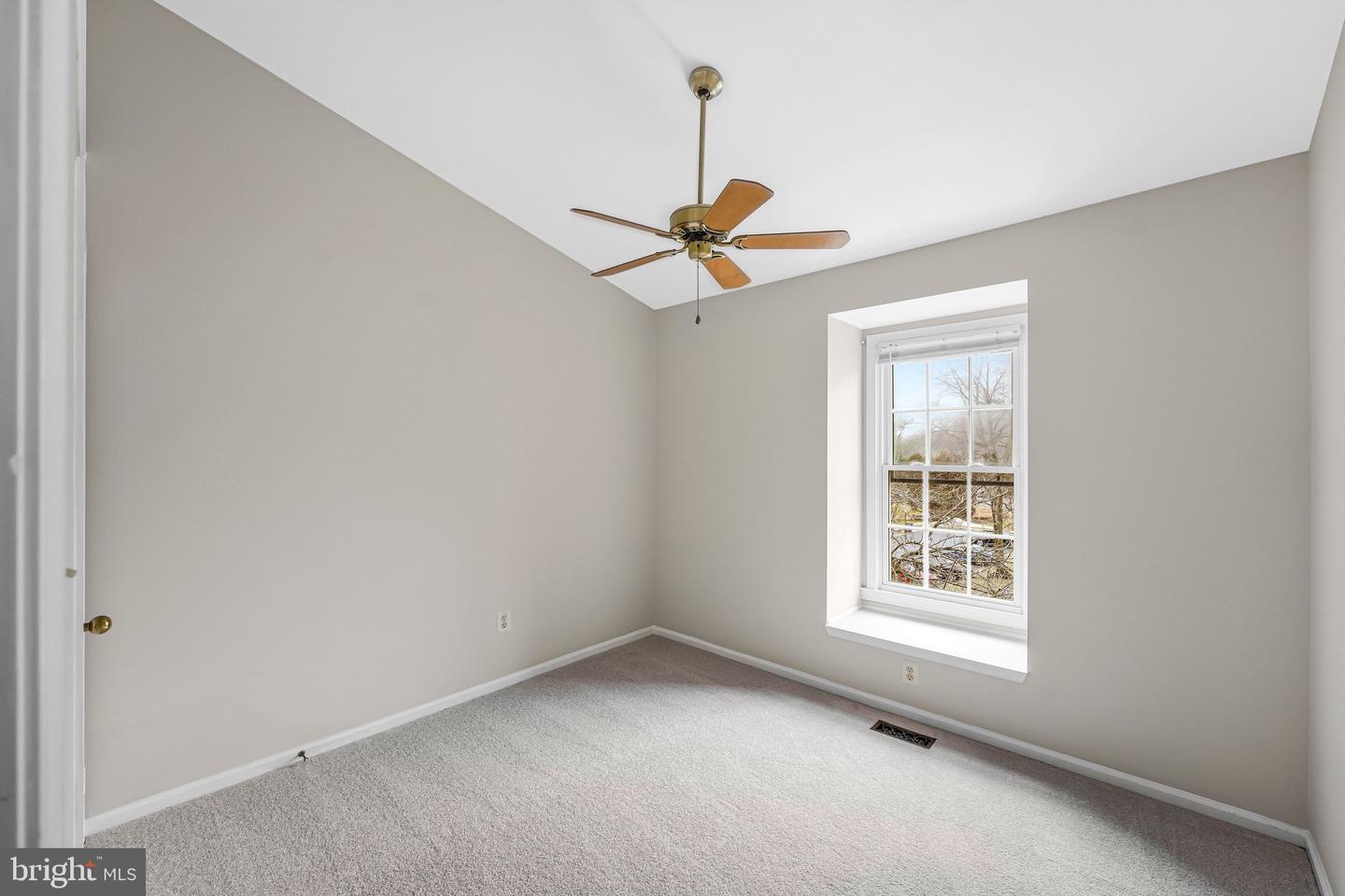 4007 MURDSTONE CT, FAIRFAX, Virginia 22033, 3 Bedrooms Bedrooms, ,2 BathroomsBathrooms,Residential,For sale,4007 MURDSTONE CT,VAFX2292672 MLS # VAFX2292672