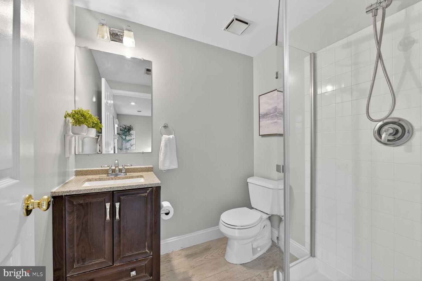 1807 VANCE PL, VIENNA, Virginia 22182, 4 Bedrooms Bedrooms, ,3 BathroomsBathrooms,Residential,For sale,1807 VANCE PL,VAFX2292678 MLS # VAFX2292678