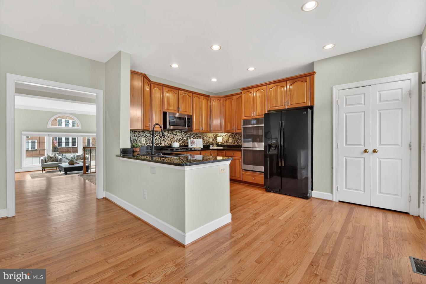 1807 VANCE PL, VIENNA, Virginia 22182, 4 Bedrooms Bedrooms, ,3 BathroomsBathrooms,Residential,For sale,1807 VANCE PL,VAFX2292678 MLS # VAFX2292678