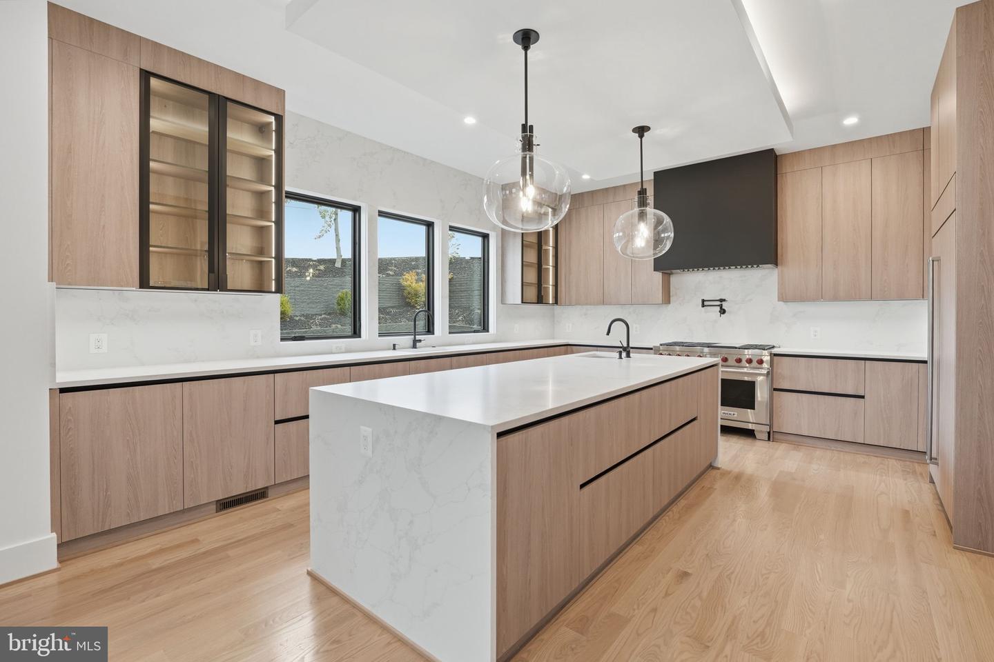 1501 23RD RD S, ARLINGTON, Virginia 22202, 6 Bedrooms Bedrooms, ,6 BathroomsBathrooms,Residential,For sale,1501 23RD RD S,VAAR2069304 MLS # VAAR2069304