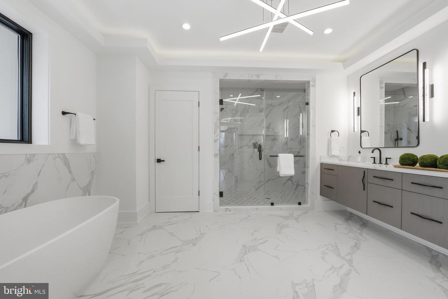 1501 23RD RD S, ARLINGTON, Virginia 22202, 6 Bedrooms Bedrooms, ,6 BathroomsBathrooms,Residential,For sale,1501 23RD RD S,VAAR2069304 MLS # VAAR2069304