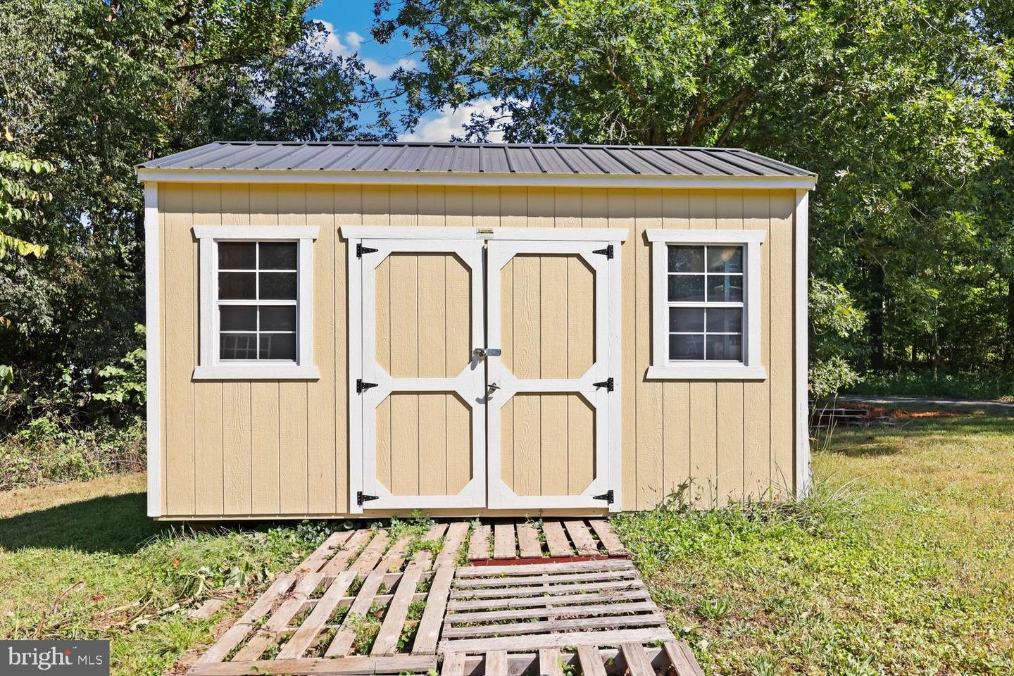 9463 ROGUES RD, MIDLAND, Virginia 22728, 3 Bedrooms Bedrooms, ,2 BathroomsBathrooms,Residential,For sale,9463 ROGUES RD,VAFQ2020704 MLS # VAFQ2020704