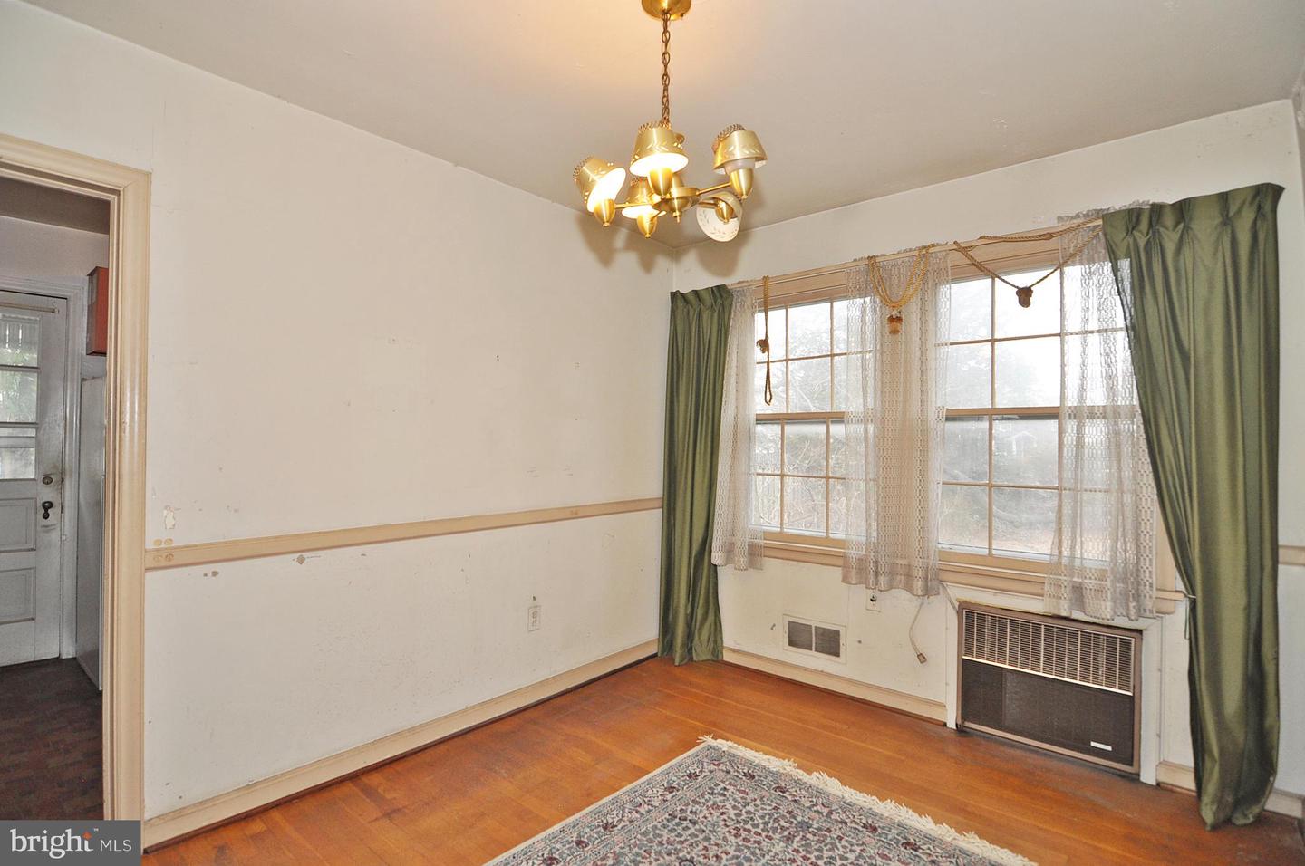 901 17TH ST S, ARLINGTON, Virginia 22202, 3 Bedrooms Bedrooms, ,1 BathroomBathrooms,Residential,For sale,901 17TH ST S,VAAR2069312 MLS # VAAR2069312