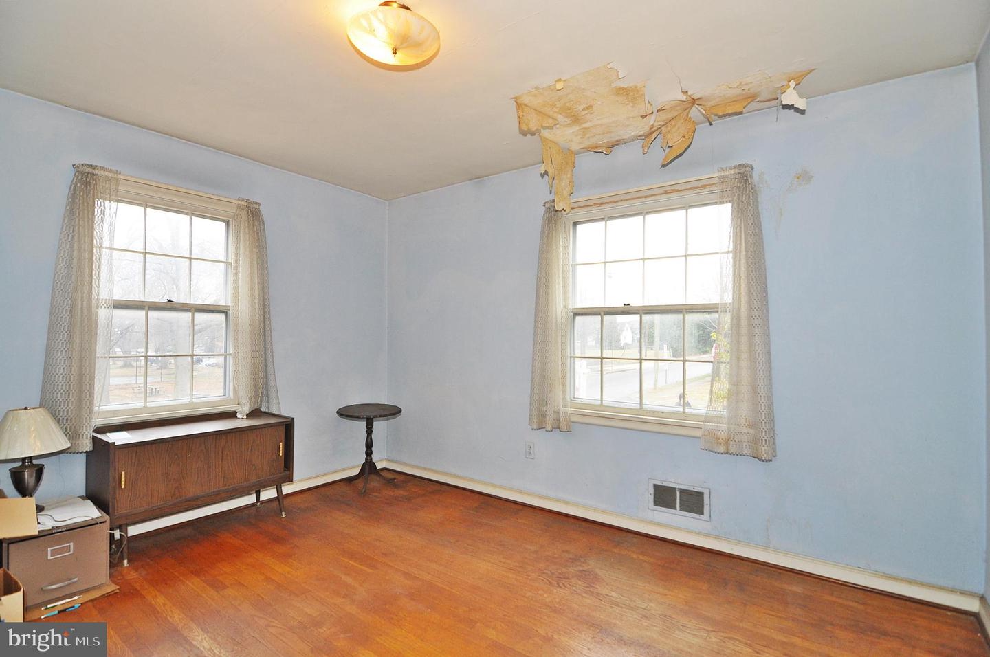 901 17TH ST S, ARLINGTON, Virginia 22202, 3 Bedrooms Bedrooms, ,1 BathroomBathrooms,Residential,For sale,901 17TH ST S,VAAR2069312 MLS # VAAR2069312