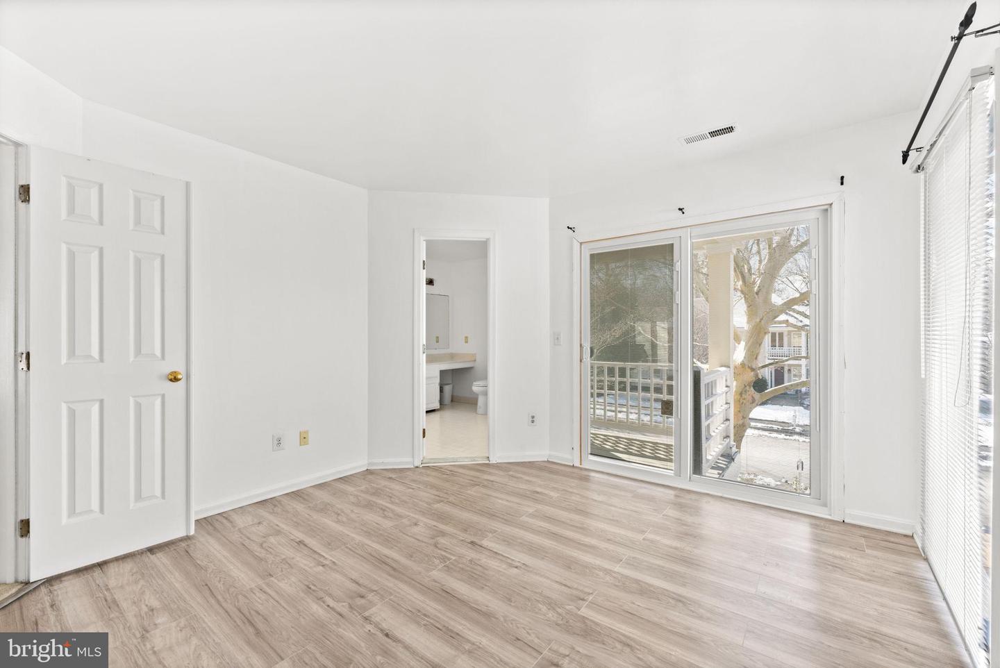 47672 PENNRUN WAY, STERLING, Virginia 20165, 4 Bedrooms Bedrooms, 10 Rooms Rooms,5 BathroomsBathrooms,Residential,For sale,47672 PENNRUN WAY,VALO2116736 MLS # VALO2116736