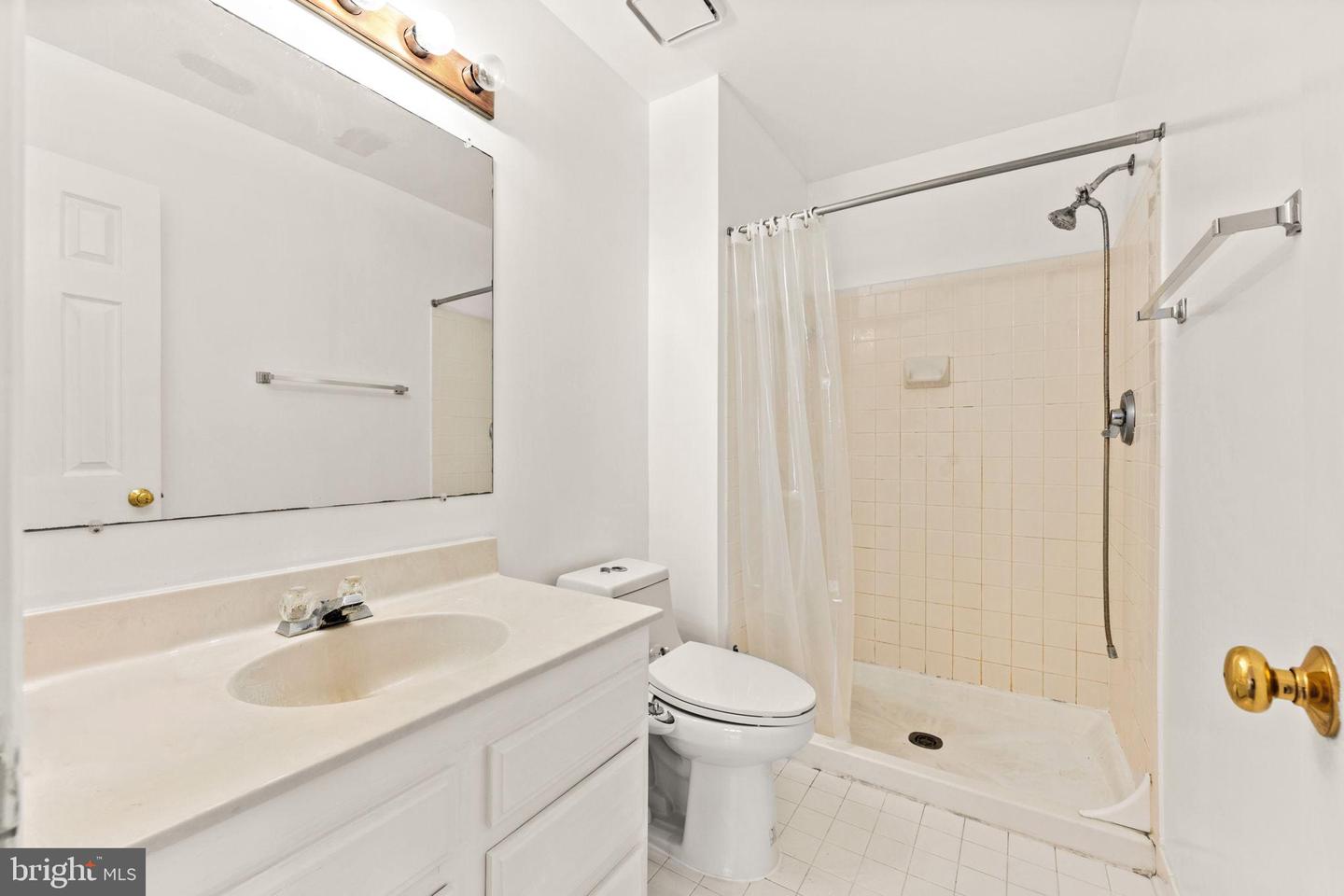 47672 PENNRUN WAY, STERLING, Virginia 20165, 4 Bedrooms Bedrooms, 10 Rooms Rooms,5 BathroomsBathrooms,Residential,For sale,47672 PENNRUN WAY,VALO2116736 MLS # VALO2116736