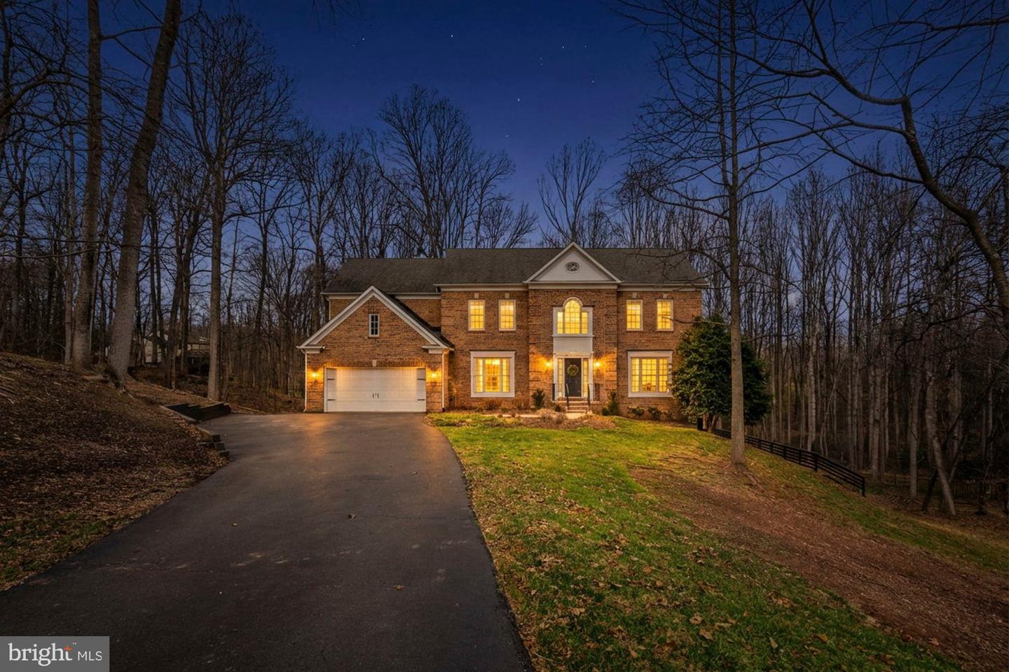 11732 SADDLE CRESCENT CIR, OAKTON, Virginia 22124, 5 Bedrooms Bedrooms, ,4 BathroomsBathrooms,Residential,For sale,11732 SADDLE CRESCENT CIR,VAFX2292828 MLS # VAFX2292828