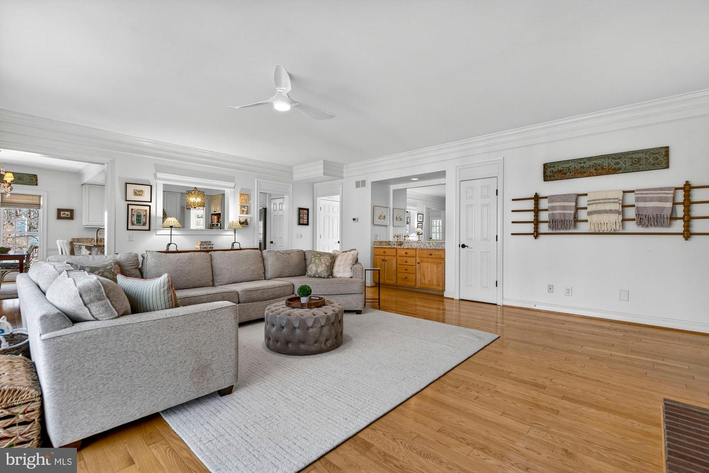 11732 SADDLE CRESCENT CIR, OAKTON, Virginia 22124, 5 Bedrooms Bedrooms, ,4 BathroomsBathrooms,Residential,For sale,11732 SADDLE CRESCENT CIR,VAFX2292828 MLS # VAFX2292828