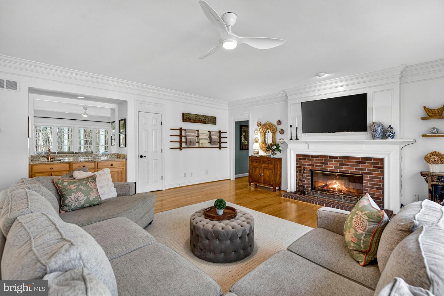 11732 SADDLE CRESCENT CIR, OAKTON, Virginia 22124, 5 Bedrooms Bedrooms, ,4 BathroomsBathrooms,Residential,For sale,11732 SADDLE CRESCENT CIR,VAFX2292828 MLS # VAFX2292828