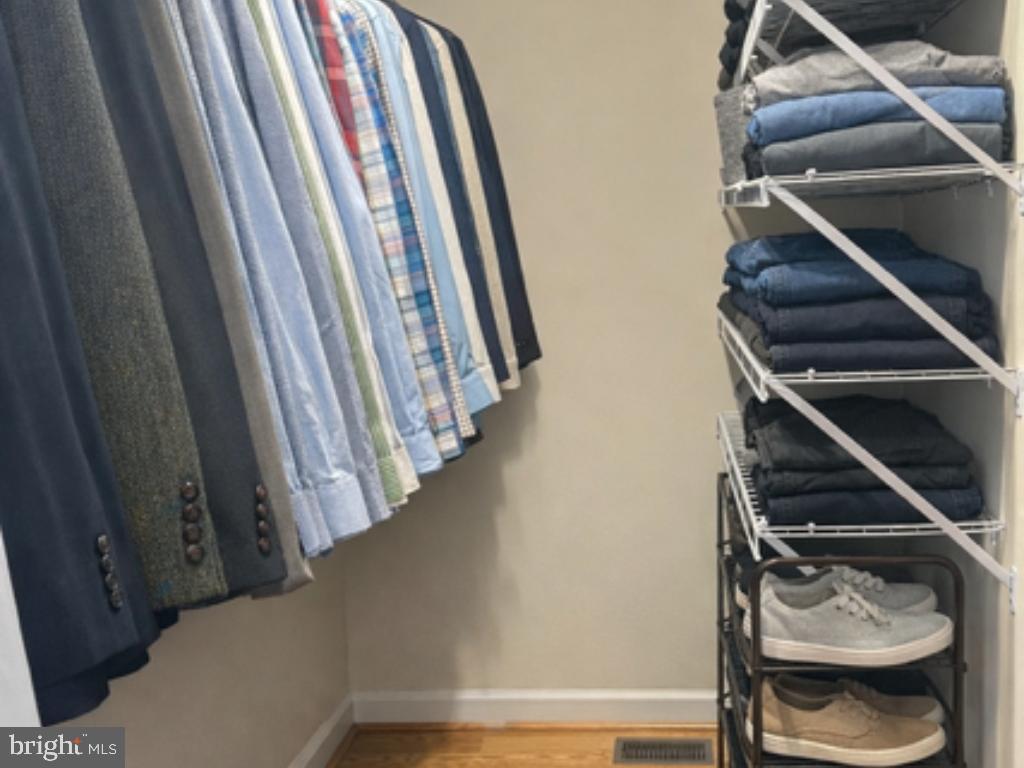 11732 SADDLE CRESCENT CIR, OAKTON, Virginia 22124, 5 Bedrooms Bedrooms, ,4 BathroomsBathrooms,Residential,For sale,11732 SADDLE CRESCENT CIR,VAFX2292828 MLS # VAFX2292828