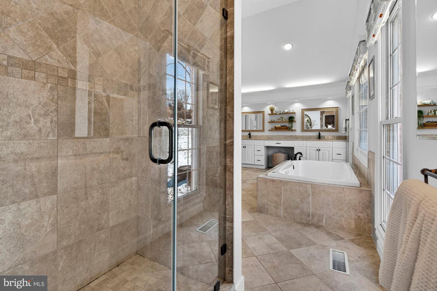 11732 SADDLE CRESCENT CIR, OAKTON, Virginia 22124, 5 Bedrooms Bedrooms, ,4 BathroomsBathrooms,Residential,For sale,11732 SADDLE CRESCENT CIR,VAFX2292828 MLS # VAFX2292828