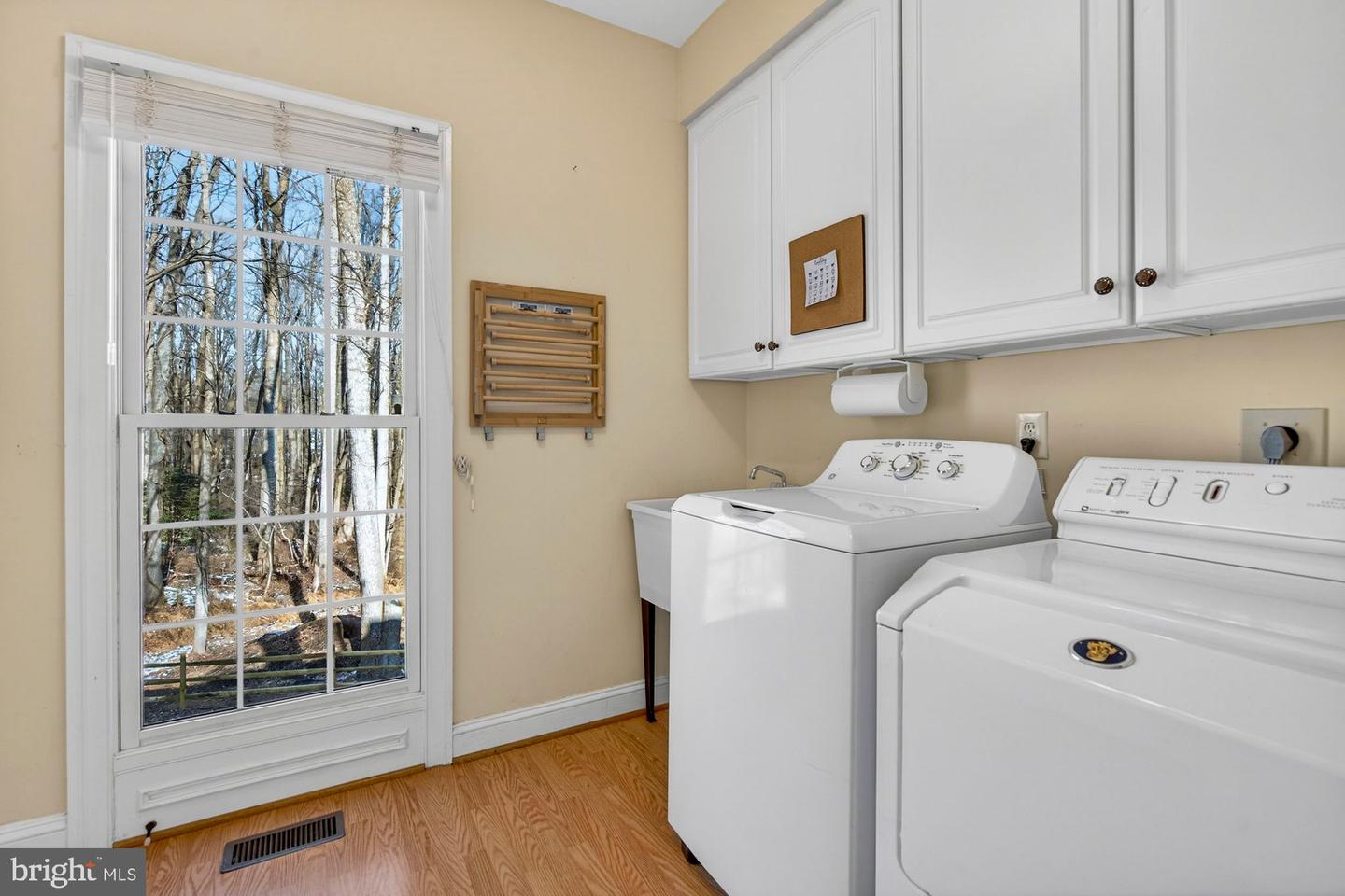 11732 SADDLE CRESCENT CIR, OAKTON, Virginia 22124, 5 Bedrooms Bedrooms, ,4 BathroomsBathrooms,Residential,For sale,11732 SADDLE CRESCENT CIR,VAFX2292828 MLS # VAFX2292828