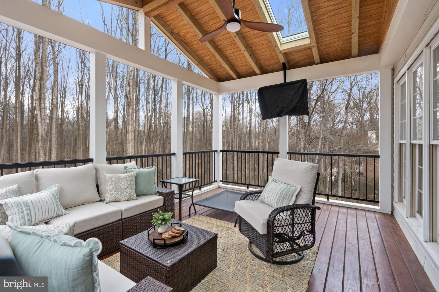 11732 SADDLE CRESCENT CIR, OAKTON, Virginia 22124, 5 Bedrooms Bedrooms, ,4 BathroomsBathrooms,Residential,For sale,11732 SADDLE CRESCENT CIR,VAFX2292828 MLS # VAFX2292828